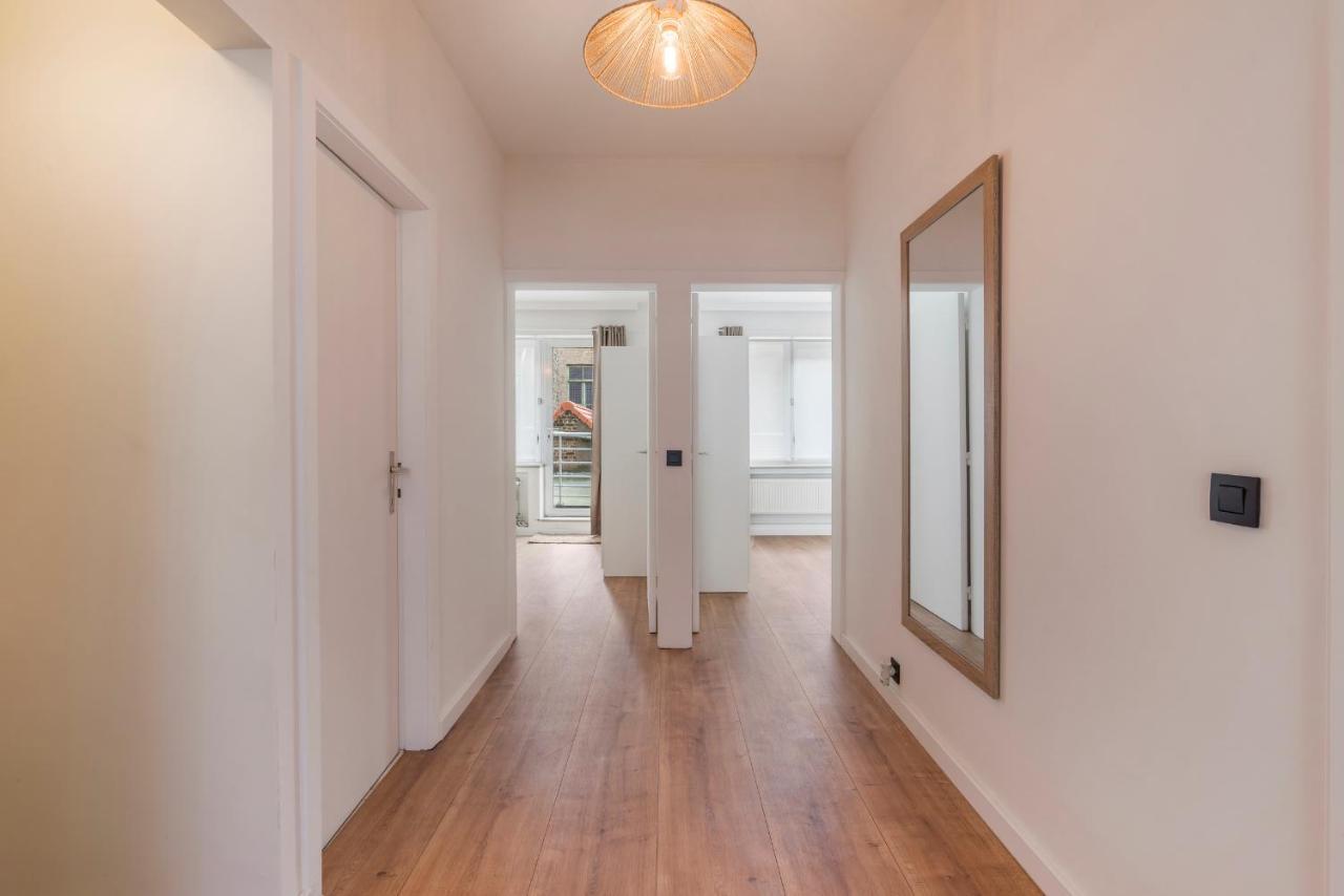 Ruim En Warm Appartement In De Winkelstraat Van Oostende Esterno foto